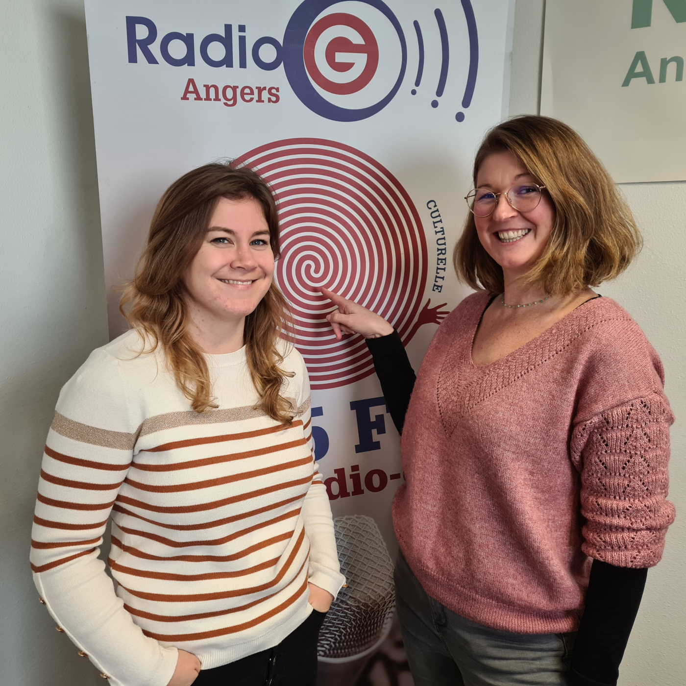 Les voies de l'éco du 11 01 2023 - avec Marion Simon et Elodie Douaglin d'Openlande Anjou le magazine des entrepreneurs de l&#039;anjou Les voies de l'éco du 11 01 2023 - avec Marion Simon et Elodie Douaglin d'Openlande Anjou