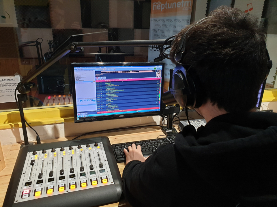 N°20 Service civique à la radio Neptune FM Service Civique N°20 Service civique à la radio Neptune FM