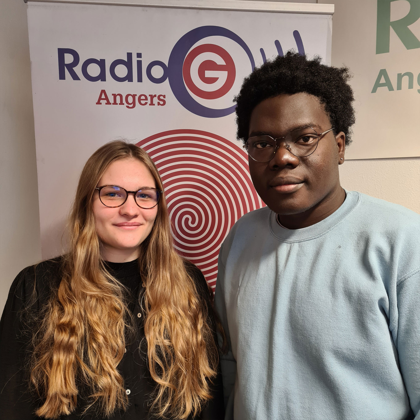 Les voies de l'éco du 28 12 2022 - avec Solyne Proust et Clavin Denkey (étudiants) le magazine des entrepreneurs de l&#039;anjou Les voies de l'éco du 28 12 2022 - avec Solyne Proust et Clavin Denkey (étudiants)