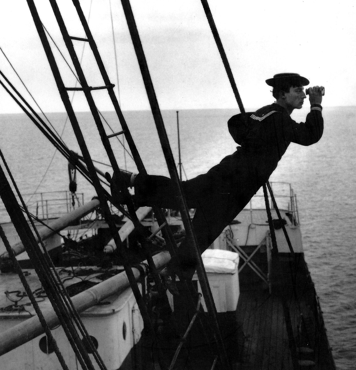 L’Instant Ciné - Buster Keaton, roi du burlesque L'Instant Ciné L’Instant Ciné - Buster Keaton, roi du burlesque